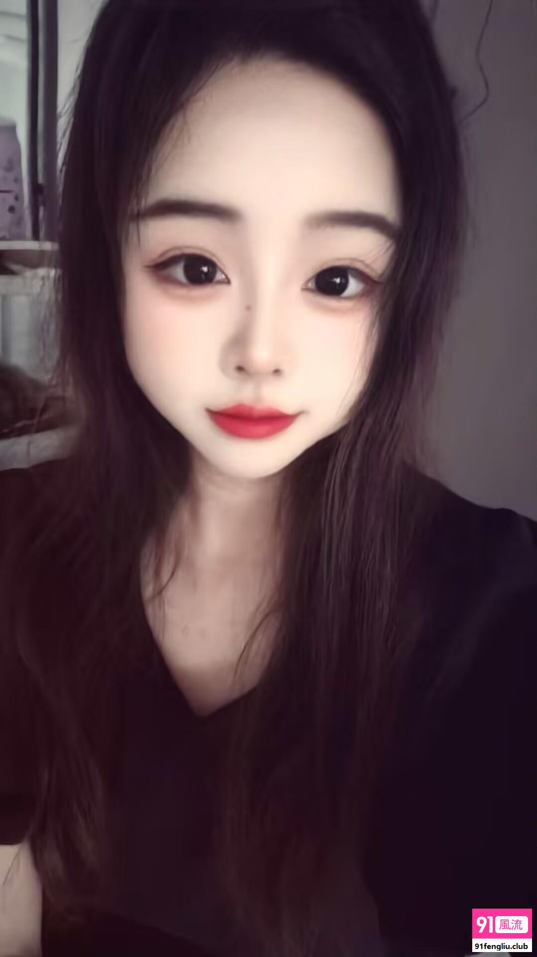 丰满大胸小姐姐